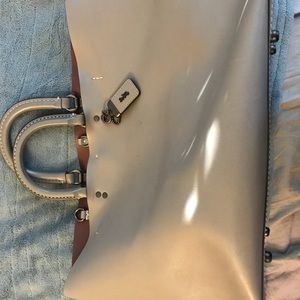 🌸❤️🔥Authentic Coach Tote🔥❤️🌸